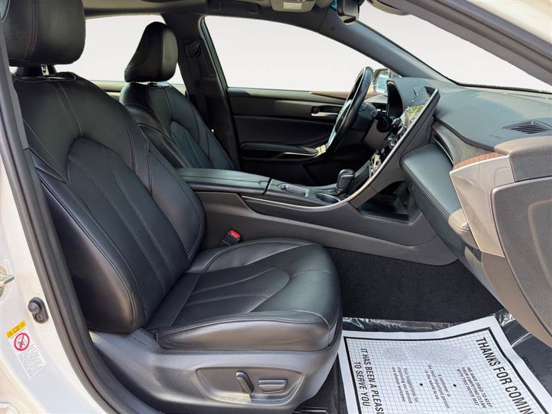 Used 2019 Toyota Avalon XLE w/ Moonroof Package FWD image 18