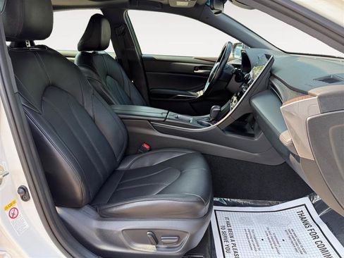 Used 2019 Toyota Avalon XLE w/ Moonroof Package FWD image 18