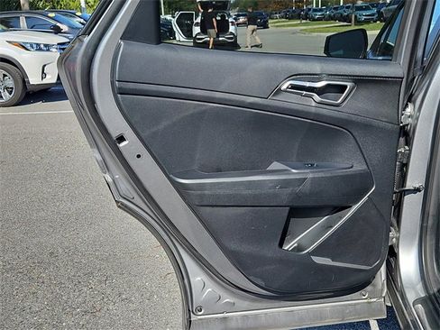 Certified 2023 Kia Sportage LX image 11