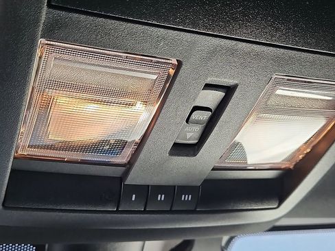 Used 2023 Dodge Challenger R/T image 24