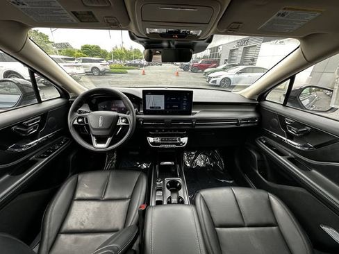 Certified 2024 Lincoln Corsair AWD w/ Equipment Group 101A image 3
