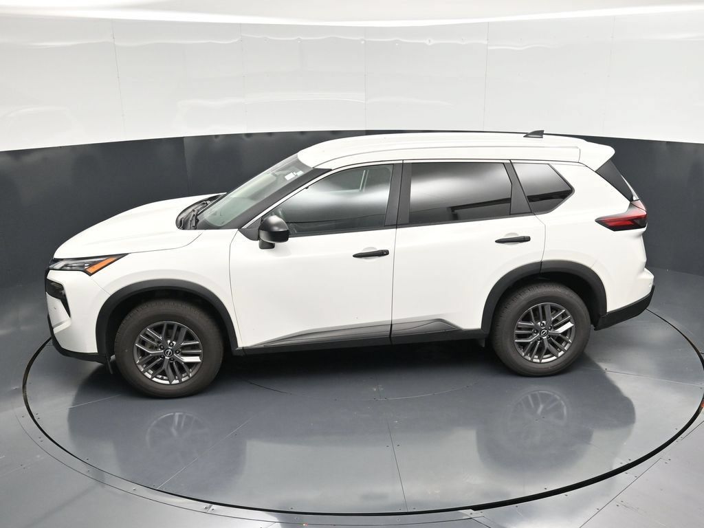 Used 2024 Nissan Rogue S AWD/4WD image 47