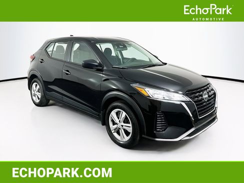 Used 2024 Nissan Kicks S image 1