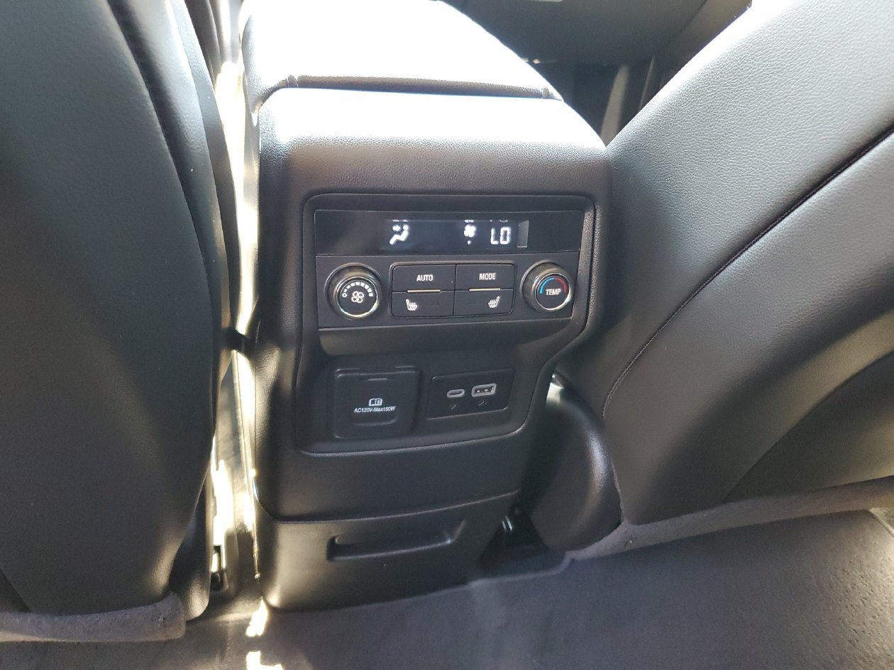 Used 2023 GMC Acadia Denali w/ Denali Ultimate Package FWD image 15