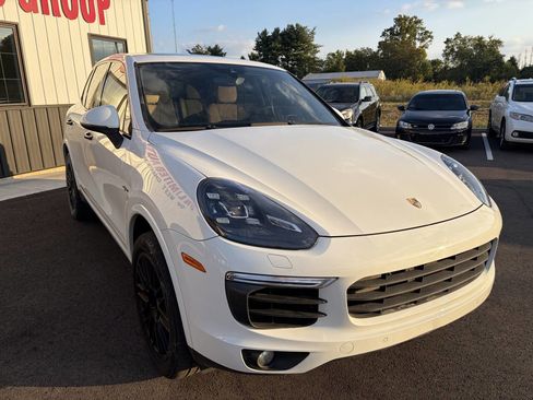 Used 2017 Porsche Cayenne S Platinum image 4