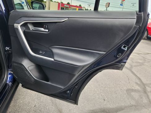 Used 2025 Toyota RAV4 XLE AWD/4WD image 13