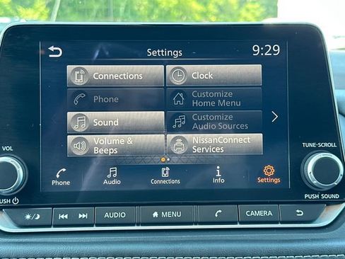 Used 2023 Nissan Rogue SV w/ SV Premium Package image 31