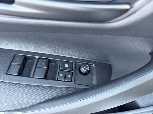 Used 2025 Toyota Corolla LE image 20