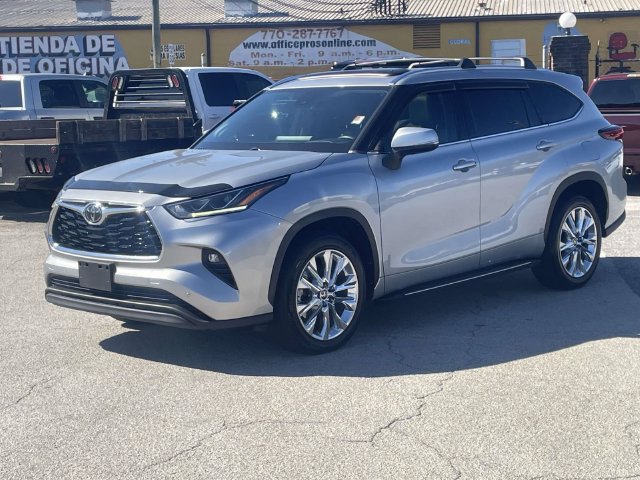 Used 2023 Toyota Highlander Limited FWD image 9