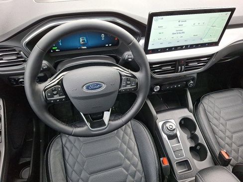 Used 2024 Ford Escape SE w/ PHEV Premium Package image 12