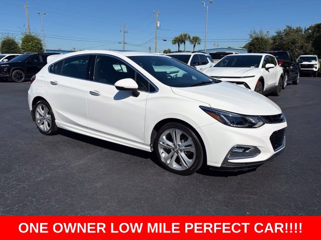 Used 2018 Chevrolet Cruze Premier FWD image 1