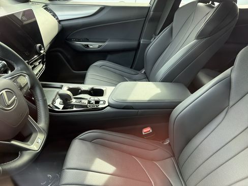 Used 2025 Lexus NX 450h+ F Sport image 5