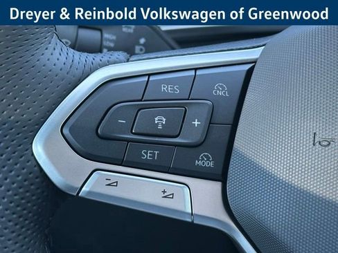 New 2026 Volkswagen Tiguan SE R-Line image 13