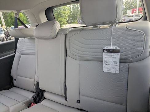 Used 2025 Ford Expedition Max Platinum w/ Platinum Ultimate Package AWD/4WD image 18