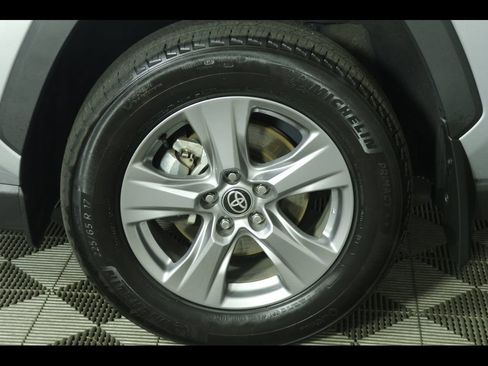 Used 2024 Toyota RAV4 XLE AWD/4WD image 6