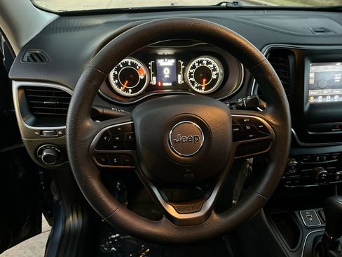 Used 2021 Jeep Cherokee Latitude image 14