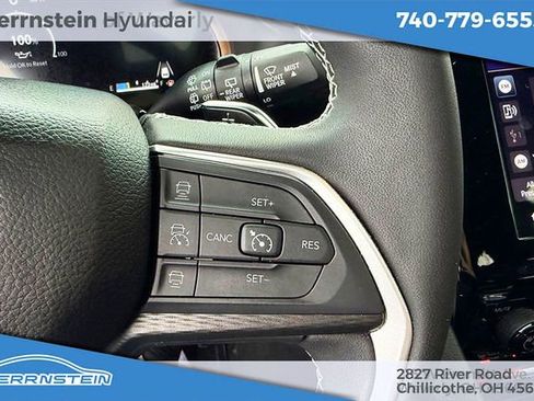 Used 2025 Jeep Grand Cherokee Laredo X AWD/4WD image 18