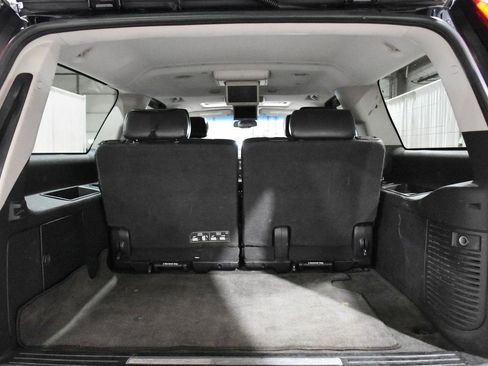 Used 2011 Cadillac Escalade ESV Luxury image 24