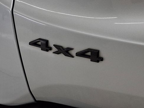 Used 2016 Jeep Renegade Trailhawk AWD/4WD image 24