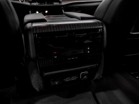 Used 2023 Jeep Wagoneer Series II image 32