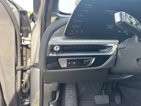 Certified 2025 Cadillac Lyriq Sport RWD image 32