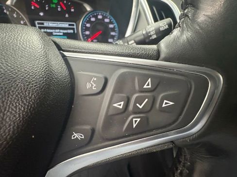 Used 2018 Chevrolet Equinox Premier w/ Infotainment II Package AWD/4WD image 18
