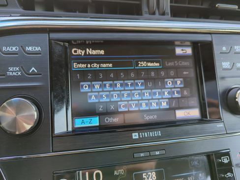 Used 2013 Toyota Avalon Limited FWD image 24