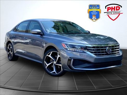 Used 2020 Volkswagen Passat 2.0T R-Line FWD image 1