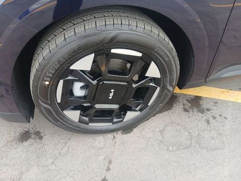 New 2026 Kia Carnival EX image 10