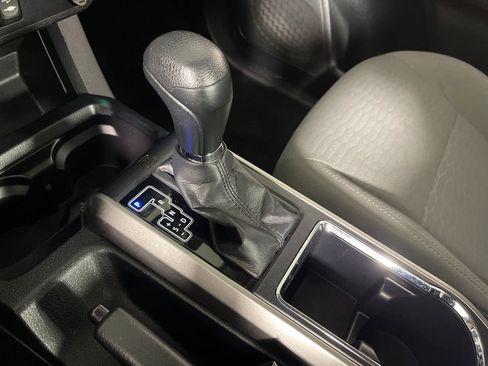 Used 2016 Toyota Tacoma SR5 image 22