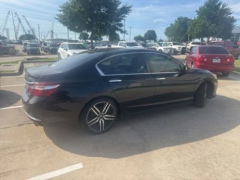 Used 2017 Honda Accord Sport image 3