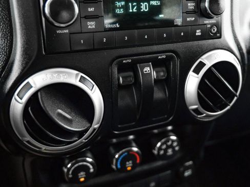 Used 2012 Jeep Wrangler Rubicon image 17