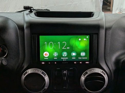 Used 2015 Jeep Wrangler Unlimited Sahara w/ Dual Top Group image 25