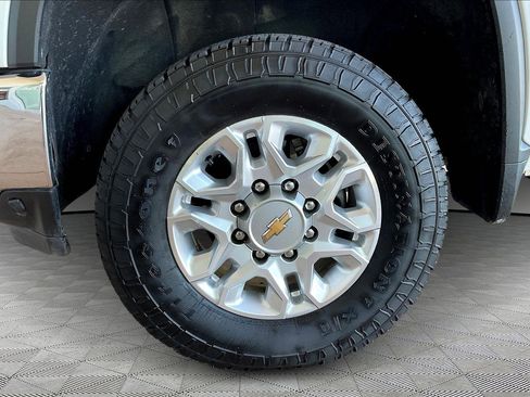 Used 2022 Chevrolet Silverado 2500 LT w/ Convenience Package image 32