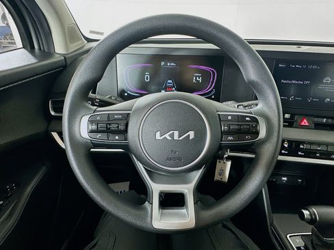 Used 2024 Kia Sportage LX AWD/4WD image 11