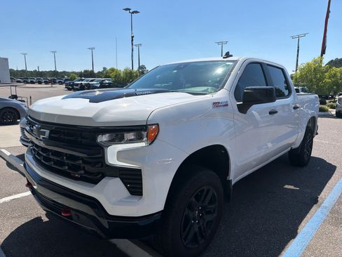 Used 2026 Chevrolet Silverado 1500 LT Trail Boss w/ Convenience Package II AWD/4WD image 3