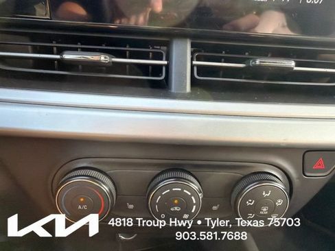 Used 2024 Chevrolet Trax RS FWD image 19