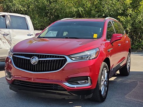 Used 2021 Buick Enclave Premium w/ Sun and Sites Package FWD image 2