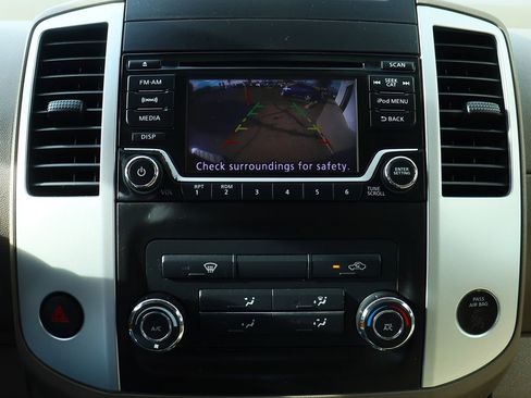 Used 2018 Nissan Frontier SV image 44