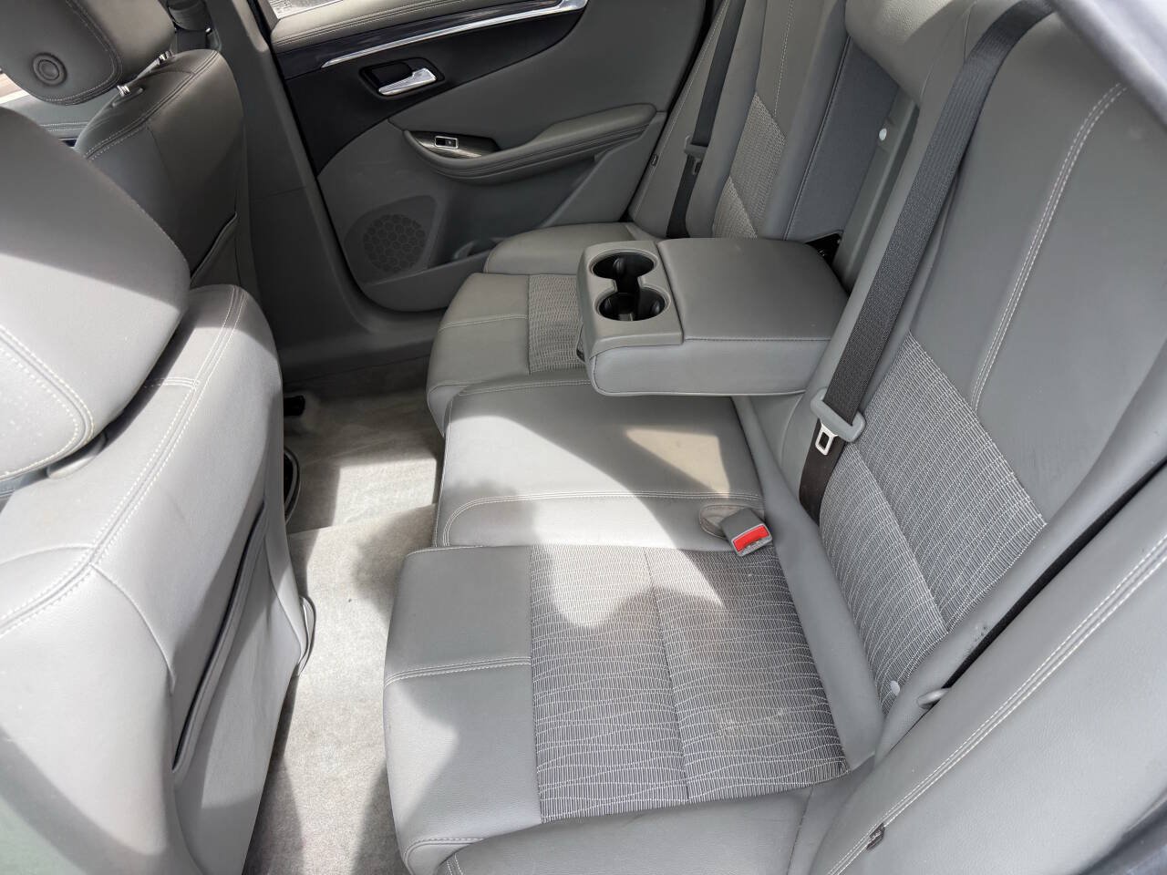 Used 2017 Chevrolet Impala LT FWD image 16