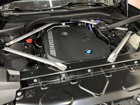 Used 2023 BMW X7 xDrive40i w/ Parking Assistance Package AWD/4WD image 29