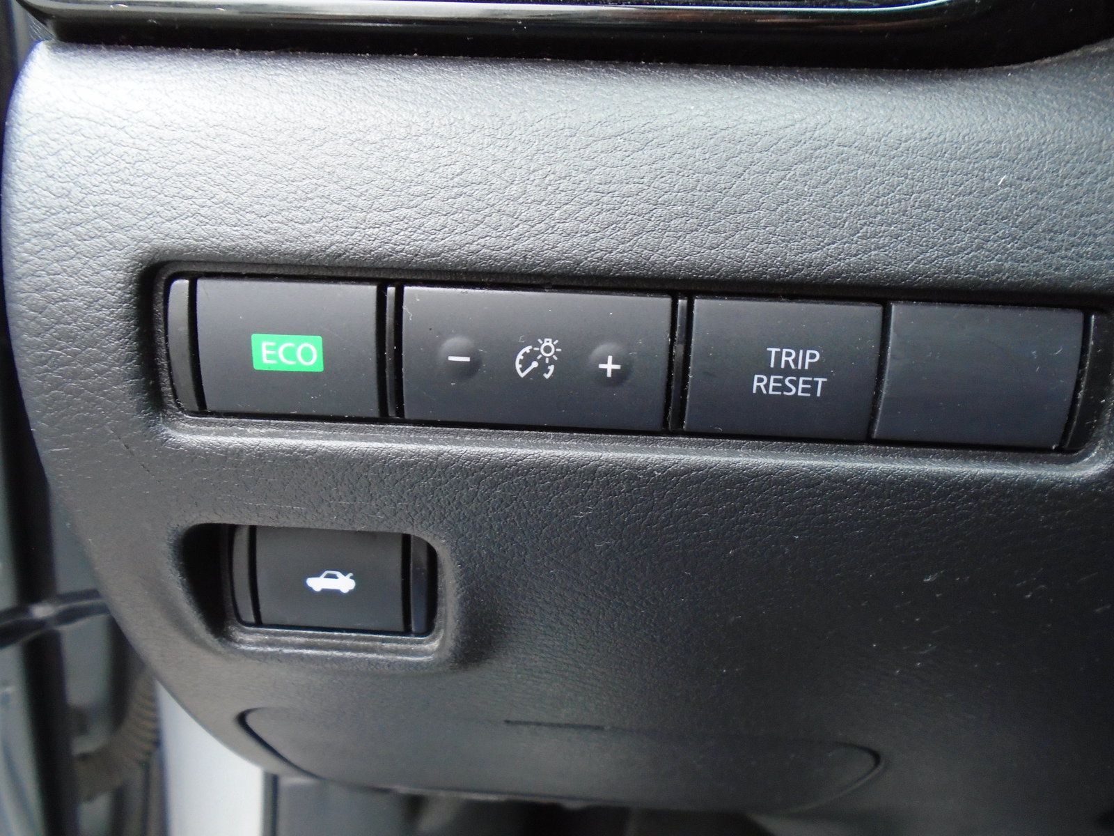 Used 2022 Nissan Sentra SV FWD image 14