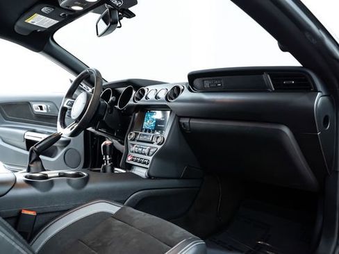 Used 2018 Ford Mustang Shelby GT350 w/ Convenience Package image 25