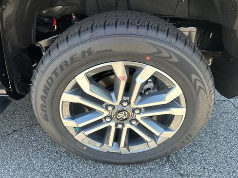 New 2026 Toyota 4Runner Limited AWD/4WD image 9