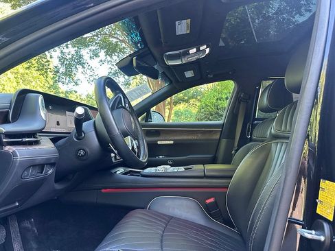 Used 2023 Genesis G90 3.5T AWD/4WD image 6