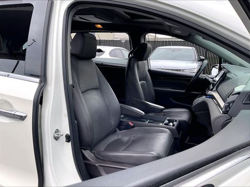 Used 2018 Honda Odyssey Elite image 9