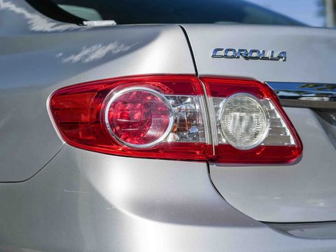 Used 2013 Toyota Corolla LE FWD image 7