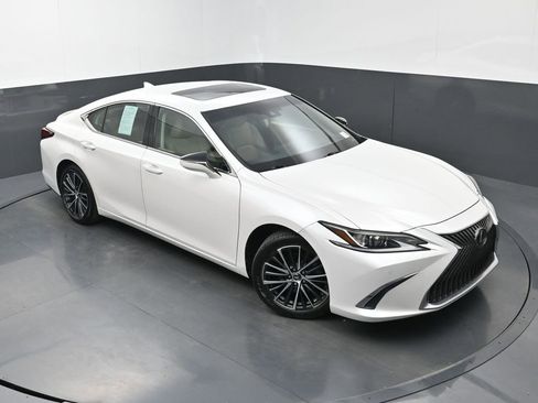 Used 2020 Lexus ES 350 Luxury w/ Accessory Package 2 image 35