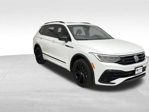 Used 2024 Volkswagen Tiguan SE R-Line w/ MDO Package, Two-Row AWD/4WD image 8