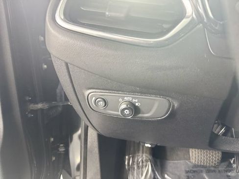 Used 2019 Chevrolet Equinox LT AWD/4WD image 14